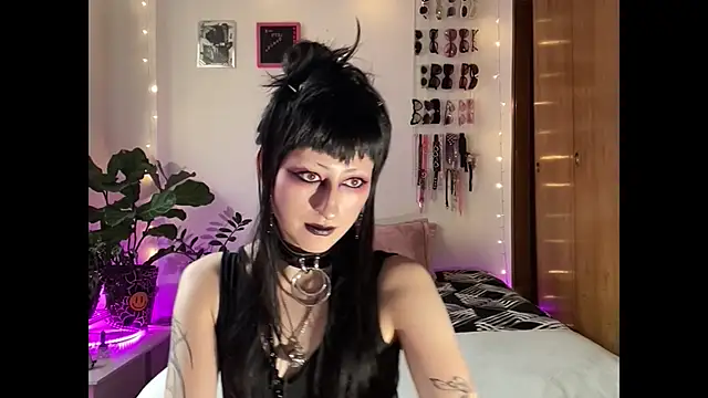 Snapshot of ELENA_UMBRA chatting on 12-22-25, 08:20 ELENA UMBRA online show from 12-22-25, 08:20