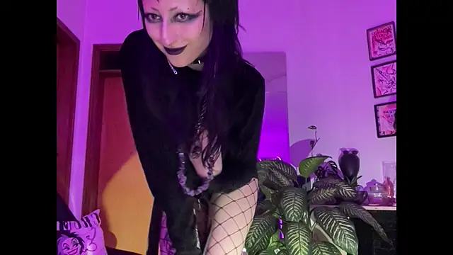 Snapshot of ELENA_UMBRA chatting on 12-02-25, 05:31 ELENA UMBRA online show from 12-02-25, 05:31