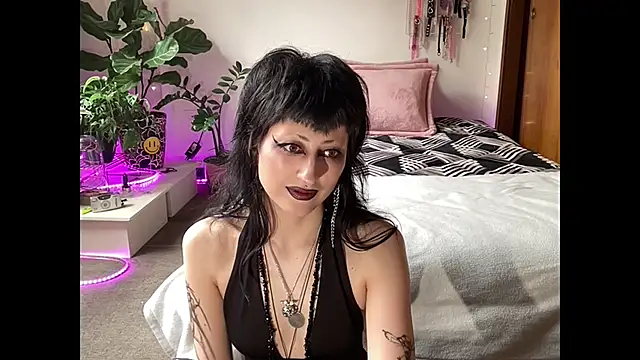 Snapshot of ELENA_UMBRA chatting on 12-20-25, 03:37 ELENA UMBRA online show from 12-20-25, 03:37