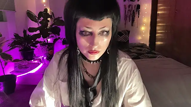 ELENA UMBRA online show from 05-17-26, 01:38