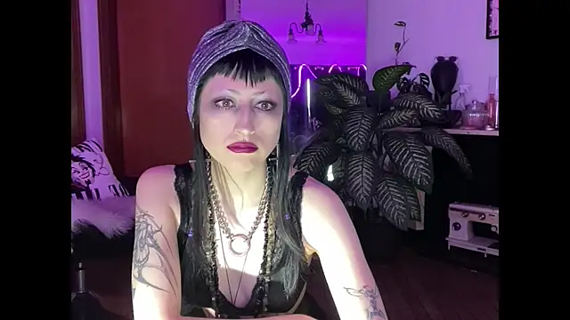 Snapshot of ELENA_UMBRA chatting on 11-29-25, 04:51 ELENA UMBRA online show from 11-29-25, 04:51