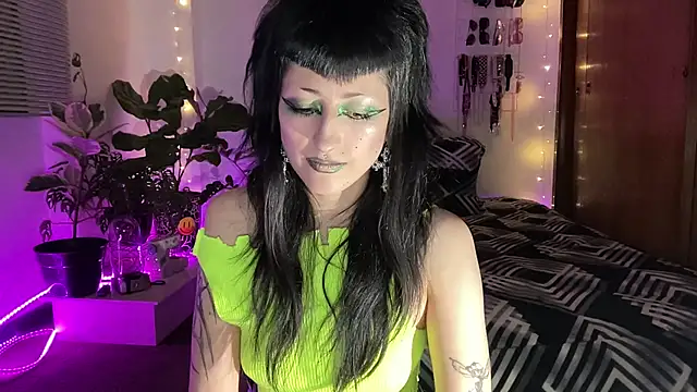 Snapshot of ELENA_UMBRA chatting on 02-14-26, 12:44 ELENA UMBRA online show from 02-14-26, 12:44