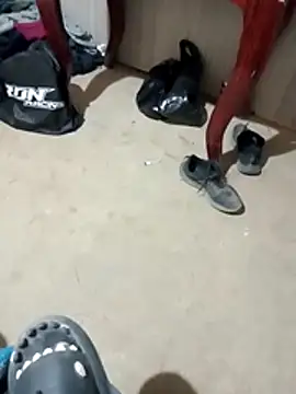 luuiss12 online show from 12-22-25, 04:01