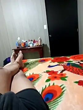 luuiss12 online show from 12-18-25, 05:45