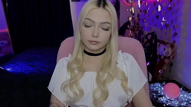 Snapshot of LinaLirian chatting on 05-18-26, 10:09 LinaLirian online show from 05-18-26, 10:09