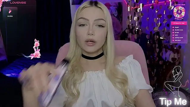 Snapshot of LinaLirian chatting on 05-19-26, 10:11 LinaLirian online show from 05-19-26, 10:11