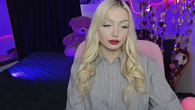 Snapshot of LinaLirian chatting on 07-10-26, 02:39 LinaLirian online show from 07-10-26, 02:39