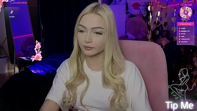 Snapshot of LinaLirian chatting on 06-04-26, 10:09 LinaLirian online show from 06-04-26, 10:09