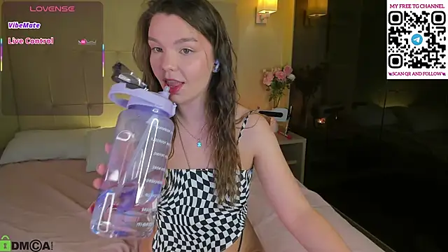 Snapshot of Sowetly chatting on 12-15-25, 01:00 Sowetly online show from 12-15-25, 01:00