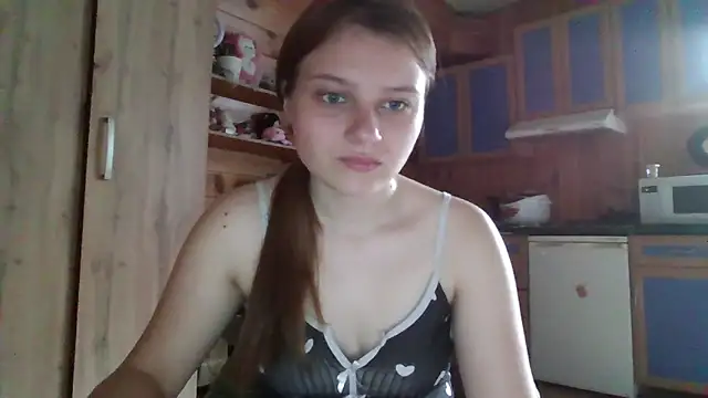 Snapshot of Little_shygirl chatting on 09-24-25, 04:08 Little shygirl online show from 09-24-25, 04:08