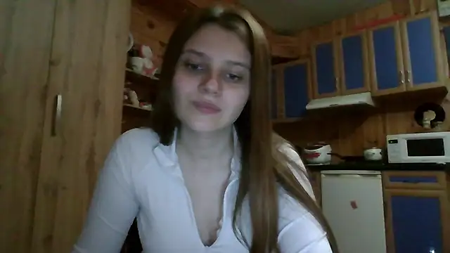 Snapshot of Little_shygirl chatting on 09-30-25, 04:24 Little shygirl online show from 09-30-25, 04:24