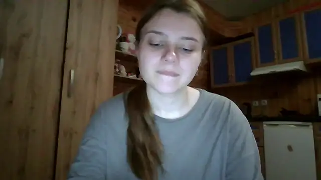 Snapshot of Little_shygirl chatting on 10-09-25, 04:02 Little shygirl online show from 10-09-25, 04:02