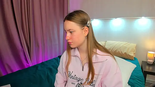 Candy Cansew online show from 09-09-25, 01:38