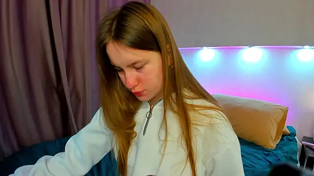 Candy Cansew online show from 09-14-25, 12:11