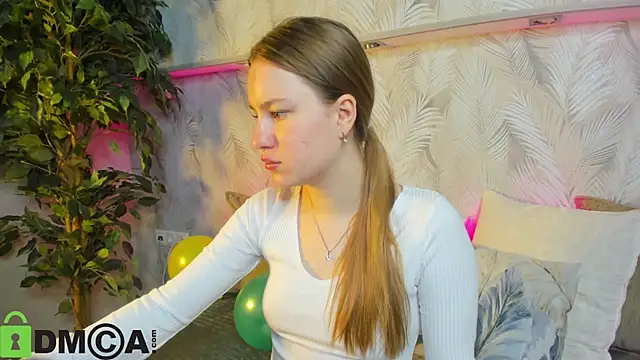 Candy Cansew online show from 10-03-25, 12:58