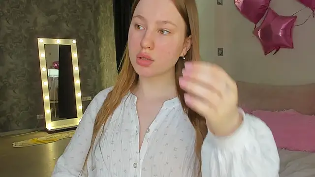 Candy Cansew online show from 06-13-26, 12:52