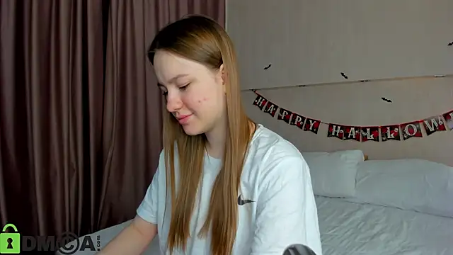 Candy Cansew online show from 10-29-25, 01:04