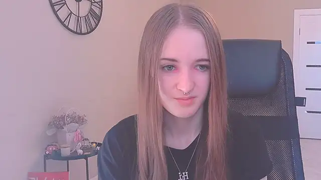 Snapshot of KateKayer chatting on 10-01-25, 08:52 KateKayer online show from 10-01-25, 08:52