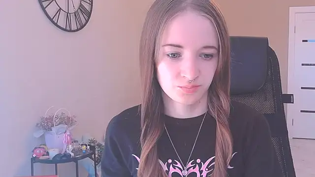 Snapshot of KateKayer chatting on 09-14-25, 08:37 KateKayer online show from 09-14-25, 08:37