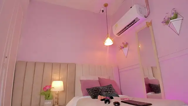  lucia 18 online show from 09-26-25, 06:48