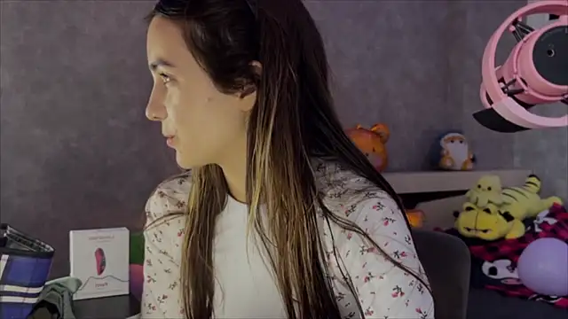 Snapshot of CupSizeGirl chatting on 02-13-26, 03:28 CupSizeGirl online show from 02-13-26, 03:28