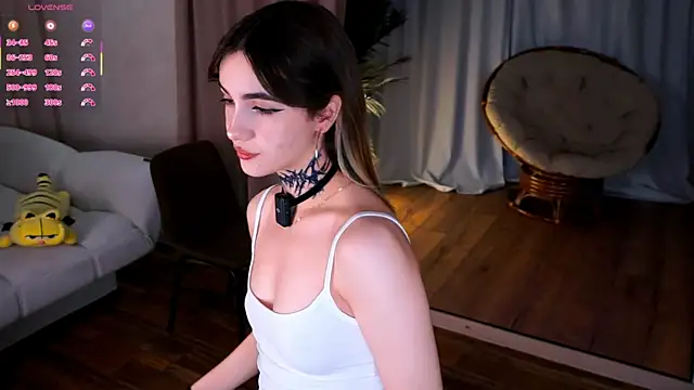 Snapshot of CupSizeGirl chatting on 11-08-25, 01:25 CupSizeGirl online show from 11-08-25, 01:25