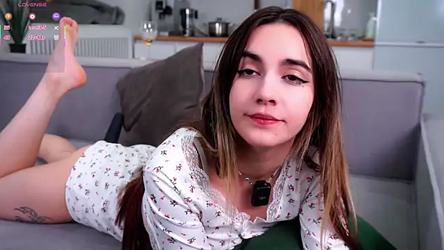 Snapshot of CupSizeGirl chatting on 11-24-25, 01:22 CupSizeGirl online show from 11-24-25, 01:22