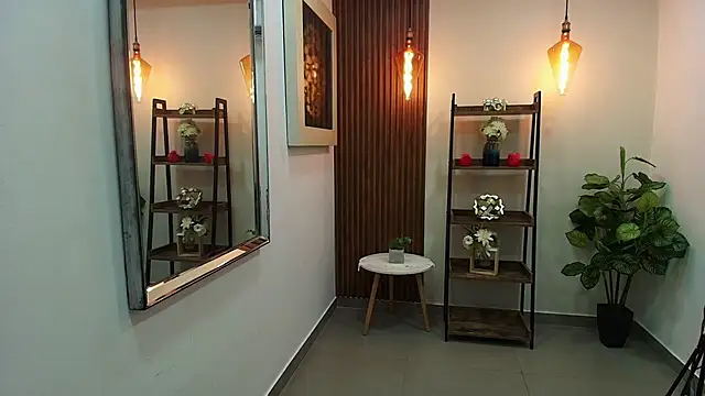  Victoria Collins online show from 05-18-26, 11:15