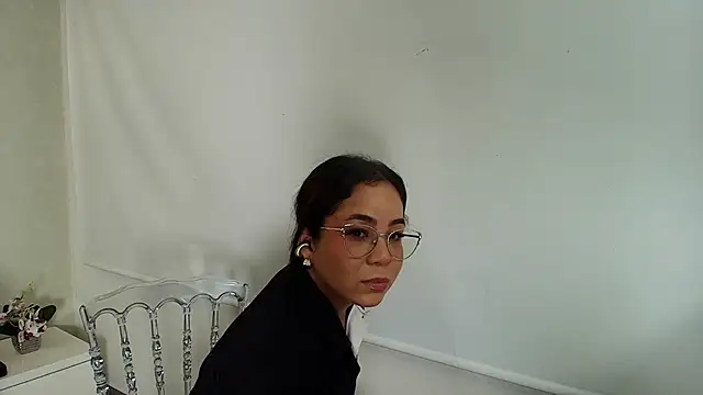  Victoria Collins online show from 10-27-25, 11:00