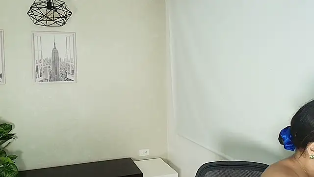  Victoria Collins online show from 11-11-25, 10:54