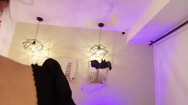  Victoria Collins online show from 10-31-25, 11:29