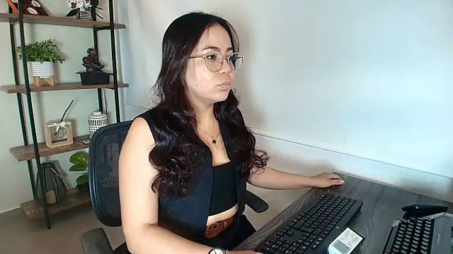  Victoria Collins online show from 03-28-26, 11:44