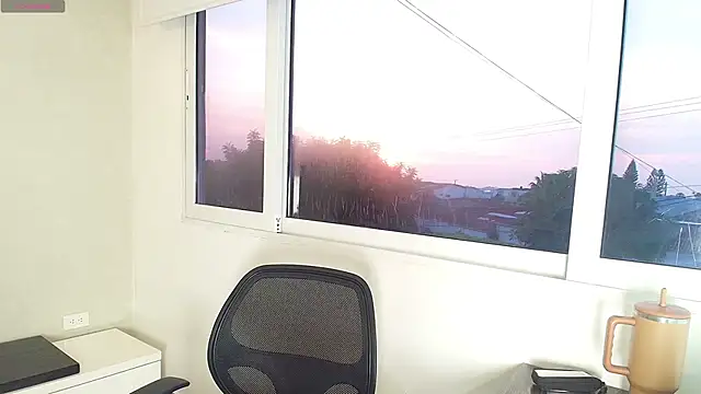  Victoria Collins online show from 11-12-25, 11:03