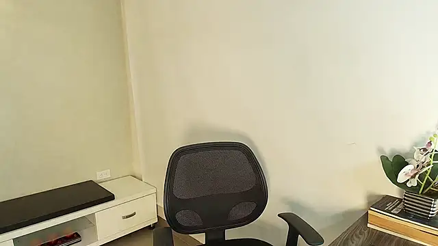  Victoria Collins online show from 10-11-25, 11:11