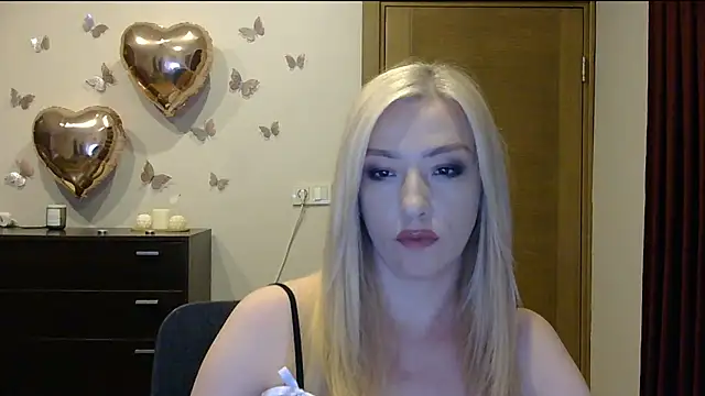 Snapshot of Wild_Silk_Desire chatting on 07-14-26, 04:35 Wild Silk Desire online show from 07-14-26, 04:35
