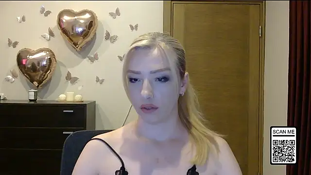 Snapshot of Wild_Silk_Desire chatting on 06-14-26, 03:35 Wild Silk Desire online show from 06-14-26, 03:35
