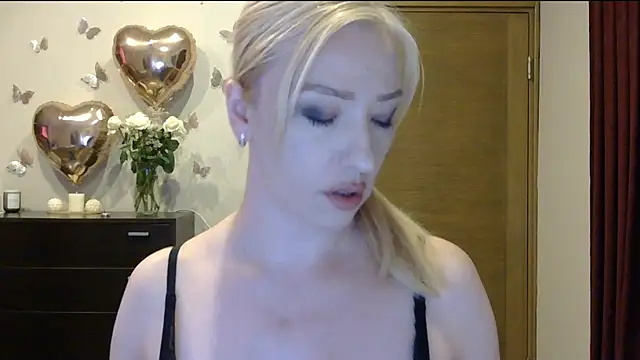 Snapshot of Wild_Silk_Desire chatting on 07-05-26, 04:25 Wild Silk Desire online show from 07-05-26, 04:25