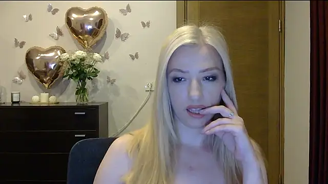 Snapshot of Wild_Silk_Desire chatting on 07-04-26, 04:44 Wild Silk Desire online show from 07-04-26, 04:44
