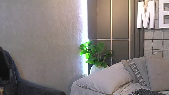 Susan wall online show from 04-30-26, 01:07