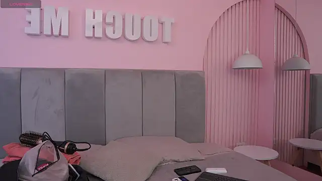 Susan wall online show from 04-01-26, 01:12