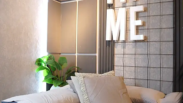 Susan wall online show from 04-13-26, 01:15