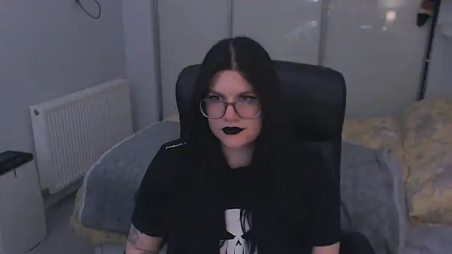 GothSuccubusBabe online show from 07-12-26, 01:17