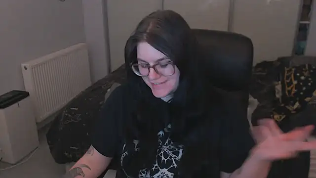 GothSuccubusBabe online show from 05-30-26, 11:54