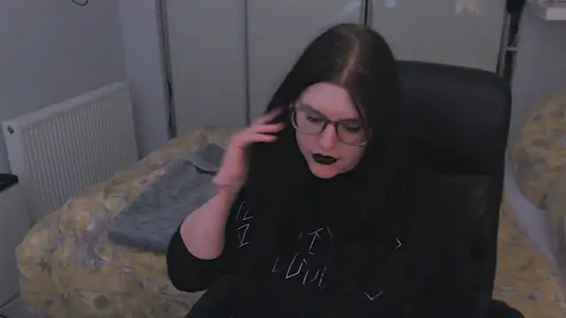 GothSuccubusBabe online show from 05-07-26, 10:57