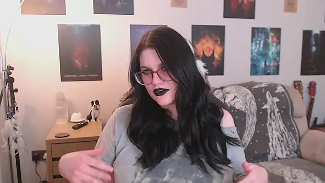 GothSuccubusBabe online show from 12-19-25, 04:53