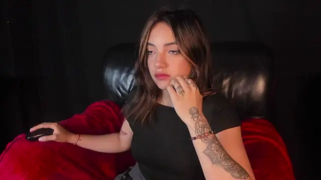 Victoriaa2 Doll online show from 03-12-26, 12:20