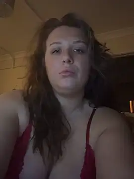 Snapshot of CutieCurvyGirlxo chatting on 02-08-26, 08:06 CutieCurvyGirlxo online show from 02-08-26, 08:06