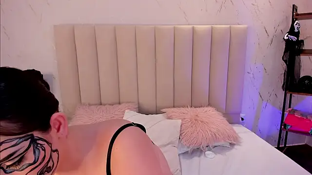 LilithHarperr  online show from 10-31-25, 07:16