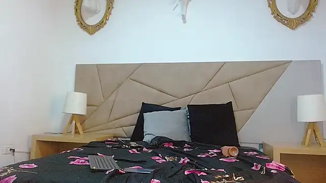 amanda ramirez online show from 10-27-25, 08:54