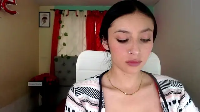 Snapshot of vale_miel chatting on 10-24-25, 07:13 vale miel online show from 10-24-25, 07:13